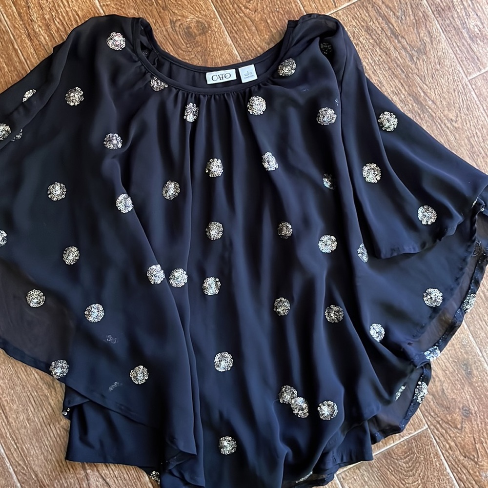Ladie’s Top - Picture 4 of 4